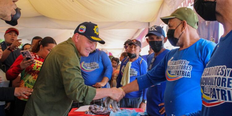 Más de 4.5 toneladas de alimentos distribuyo Alcaldía Bolivariana de Maracaibo en el Mercado Popular de Francisco Eugenio Bustamante