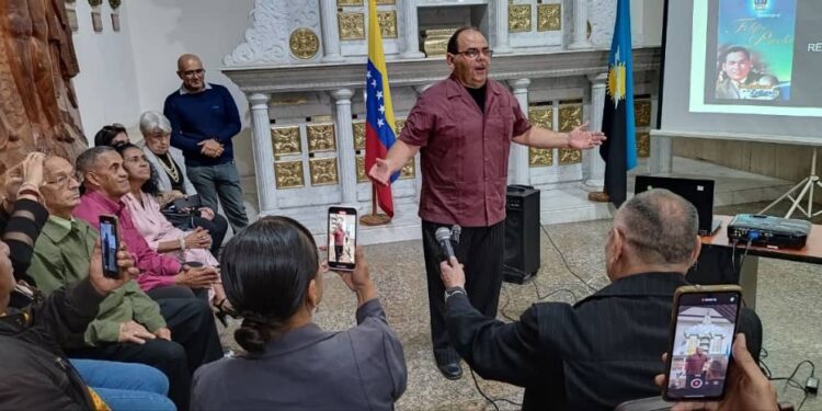 Realizan conversatorio sobre Felipe Pirela a 13 años de su inhumación en el Panteón del Zulia