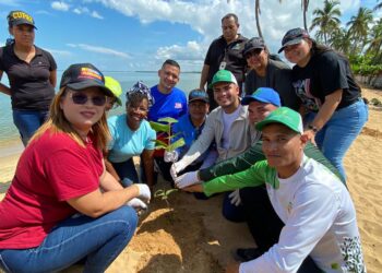 En el municipio Santa Rita se realizó jornada simultánea de limpieza en las playas tras celebrarse su día
