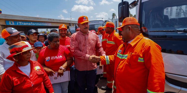 22 unidades compactadoras entrega el gobernador Caldera para la recolección de basura de 10 parroquias