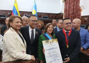 Parlamento zuliano otorga la Orden “Robert Serra” a jóvenes destacados de la región‎