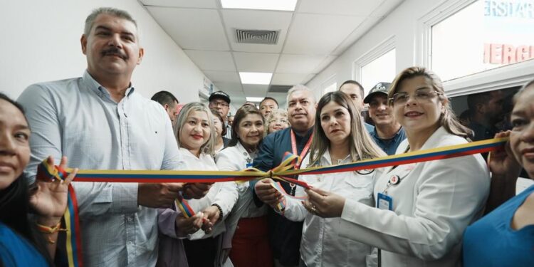 El Gobierno Bolivariano entrega rehabilitadas y dotadas áreas claves del Hospital Universitario de Maracaibo