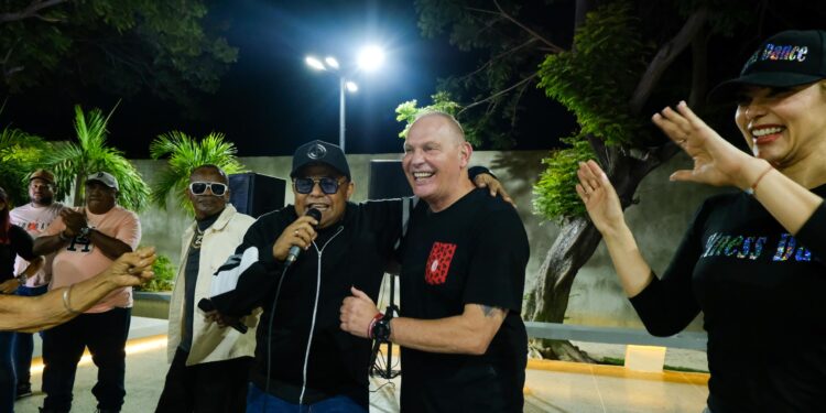 Alcalde Di Martino entrega todos los días plazas renovadas