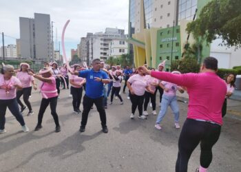 Dirección de Seguridad Municipal dedicó bailoterapia a la campaña de prevención del cáncer de mama