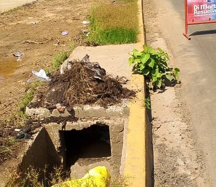 Una tonelada de desechos removió la Alcaldía de Maracaibo de drenajes en la Plaza Zapara