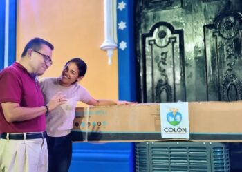 Entregan aires acondicionados a Concatedral San Carlos Borromeo en el municipio Colón