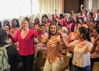 Emprendedoras marabinas de la Gran Misión Venezuela Mujer recibieron su certificación