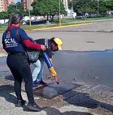 Alcaldía de Maracaibo fiscaliza botes de agua en calles y avenidas