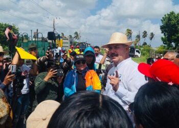 El Gobernador Caldera anuncia que antes de Navidad la Guajira venezolana tendrá listos 70 kilómetros de vialidad asfaltada