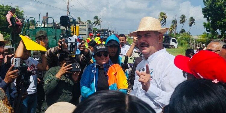 El Gobernador Caldera anuncia que antes de Navidad la Guajira venezolana tendrá listos 70 kilómetros de vialidad asfaltada