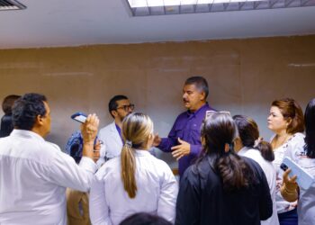 EL Gobernador Caldera marca el inicio de la rehabilitación del Hospital Chiquinquirá