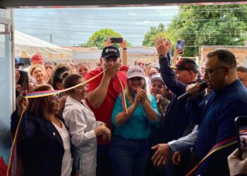 Plan Cayapa 2025 llega a 37 centros de salud rehabilitados con entrega del CDI y SRI La Pastora