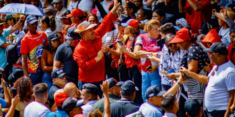 Comandos Bolivarianos de Base Integral del Zulia juran seguir defendiendo la paz