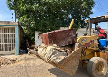 Operación ¡Saca tu Cachivache! de la Alcaldía de Maracaibo beneficia a 400 familias de Antonio B. Romero