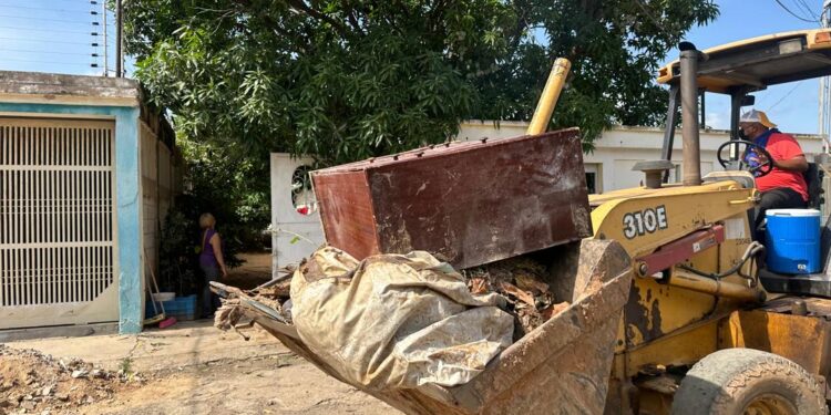Operación ¡Saca tu Cachivache! de la Alcaldía de Maracaibo beneficia a 400 familias de Antonio B. Romero