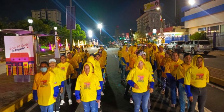 Alcaldía de Maracaibo activa operativos de limpieza permanente en áreas de la feria.
