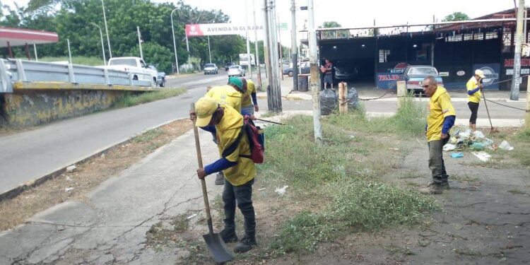 En la Avenida Guajira Alcaldía trabaja de la mano con el poder popular