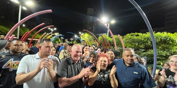 Alcaldía de Maracaibo reinauguró Plaza de La Madre con mejoras integrales y nuevo paisajismo