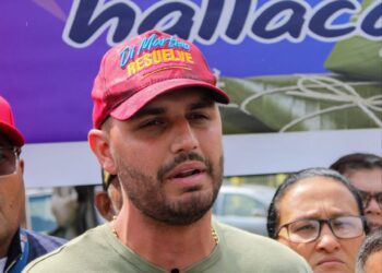 Dos mil 500 familias del Barrio Guaicaipuro recibieron atención de la alcaldía marabina en la jornada 21 de Mercados Populares