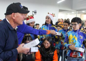 Ganadores y clasificados de categoría infantil “Maracaibo elige la gaita del año” recibieron sus premios