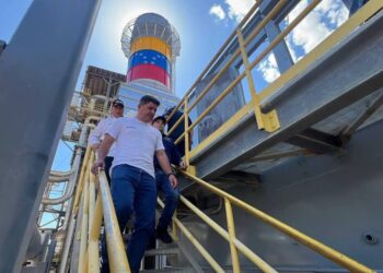 Ministro Márquez inspecciona rehabilitación de unidades de generación en Zulia