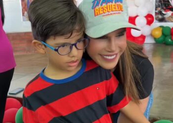 Ana Clara de Di Martino Que la luz de la Navidad ilumine los hogares marabinos con paz y unión
