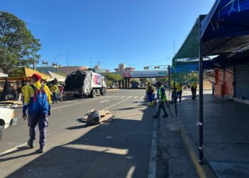 Con más de 300 trabajadores del IMA, IMAU y Fospuca, la Alcaldía de Maracaibo recogió 150 toneladas de desechos del casco central tras festividades navideñas