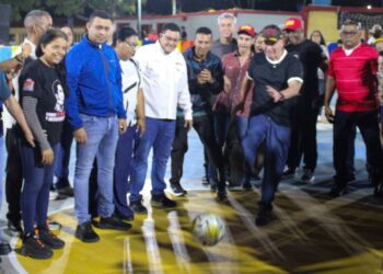 Plaza “Madrina Elia” de San Jacinto: Alcalde Di Martino entrega rehabilitada la plaza número 25 en Maracaibo