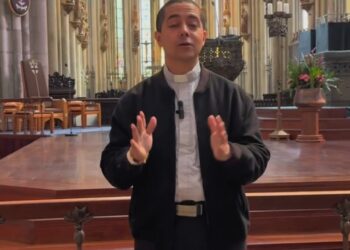 UN INSTANTE CON DIOS
