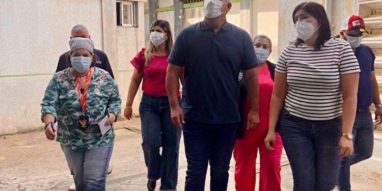 El gobernador Luis Caldera inicia 2026 con supervisión y arranque de obras en el Hospital de Niños de Maracaibo