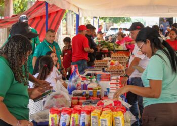 Reinicia jornada de Mercados populares en la parroquia Ildefonso Vásquez