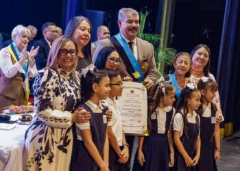 El Gobernador luis Caldera anuncia el ingreso a nómina de 1.402 educadores y la reclasificación de 1.078