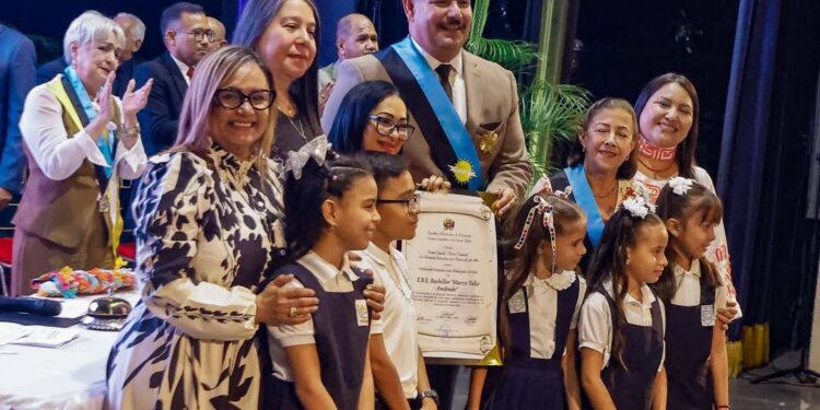 El Gobernador luis Caldera anuncia el ingreso a nómina de 1.402 educadores y la reclasificación de 1.078
