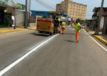 Zulia avanza en vialidad: Ejecutan trabajos de demarcación en 57,2 kilómetros de sectores estratégicos de Maracaibo