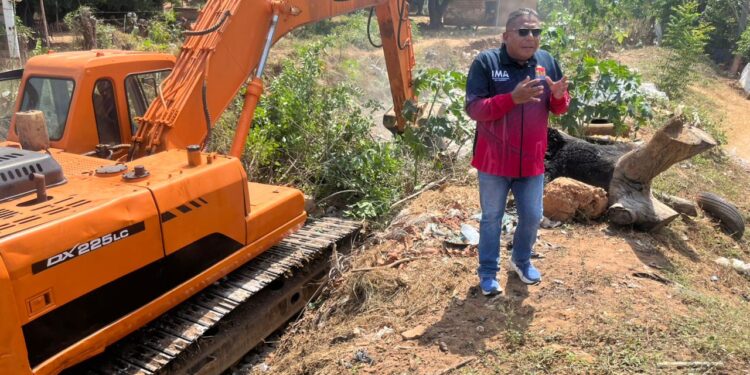 Alcaldía de Maracaibo inició limpieza de la cañada Manuelita Sáenz
