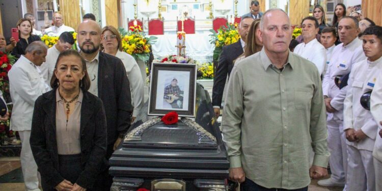 ElGobierno Nacional confirió Orden Francisco de Miranda a Renato Aguirre González
