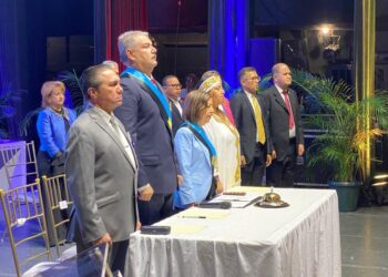 El CLEZ recibe Informe de Gestión 2025 del Gobernador Luis Caldera en Sesión Especial