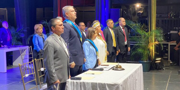 El CLEZ recibe Informe de Gestión 2025 del Gobernador Luis Caldera en Sesión Especial