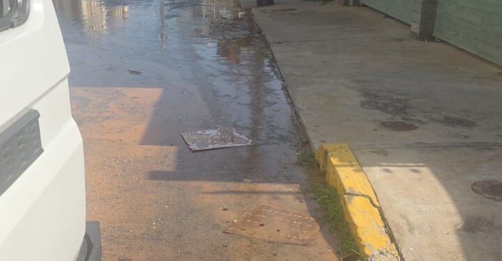 ¡A tomar conciencia! Alcaldía está en la calle frenando botes de agua
