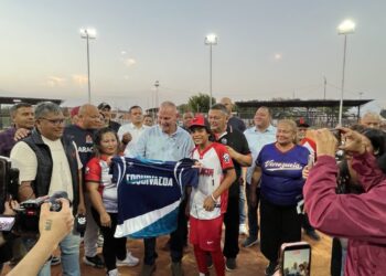 ¡Homenaje a la Pequeña Liga de Béisbol Infantil “Coquivacoa!