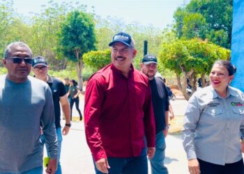 Gobernador Luis Caldera entrega sillones para Unidad de Diálisis en el Hospital Dr. Pedro García Clara