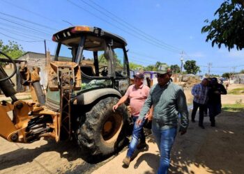 Plan Rector de Aguas Servidas avanza en saneamiento de colectores y bocas de visita en parroquia Coquivacoa