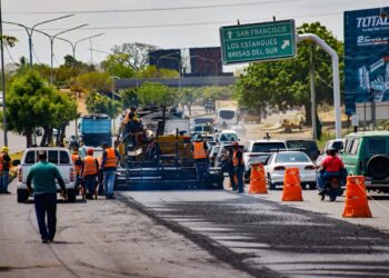 El Gobernador Luis Caldera dio inicio a la segunda fase del asfaltado en la C1