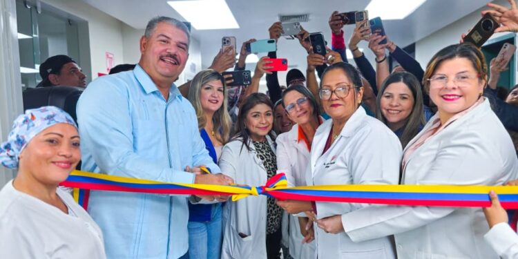 El Gobernador Caldera inauguró Servicio de Nefrología, Diálisis y Trasplante Renal del Zulia en el Sahum