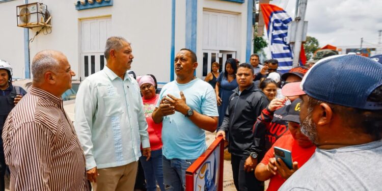 El Gobernador Luis Caldera inicia Plan de Asfaltado en San José de Perijá en el día de su patrono