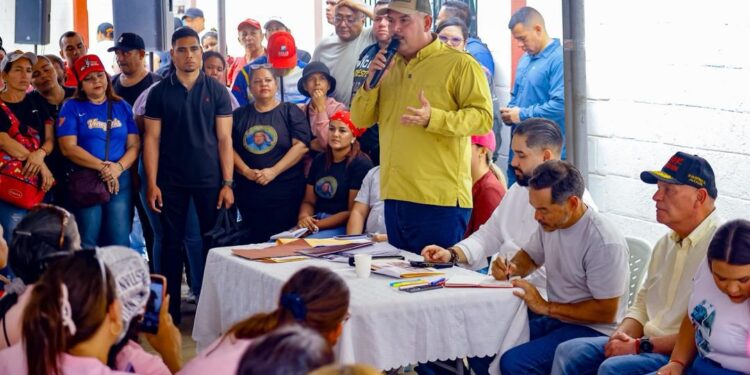El Gobierno Bolivariano y pueblo organizado entregan escuelas Doña Menca de Leoni y Juan Pablo Pérez Alfonso totalmente refaccionadas