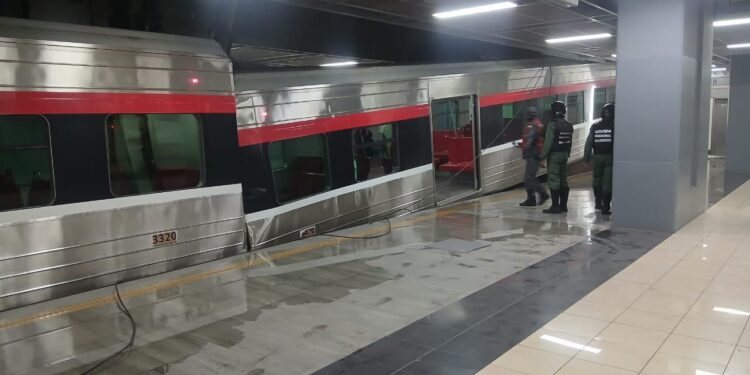 La tarde de este domingo se tornó crítica tras confirmarse un grave accidente en el sistema ferroviario de la capital.