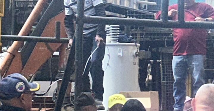 ¡En tiempo récord! Sustituido transformador que explotó en el Callejón de los Pobres