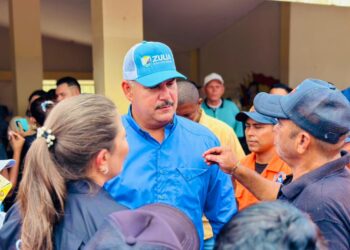 La Gobernación Caldera fomenta desarrollo del municipio Simón Bolívar: Inaugura auditorio y entrega flota operativa
