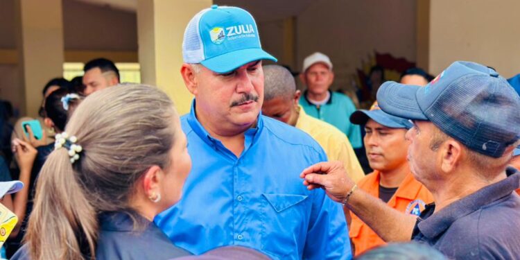 La Gobernación Caldera fomenta desarrollo del municipio Simón Bolívar: Inaugura auditorio y entrega flota operativa